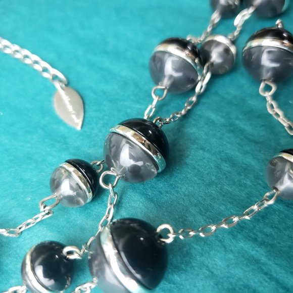 2/20$ Coldwater creek necklace 2 tone beads 3 strands - Picture 2 of 6